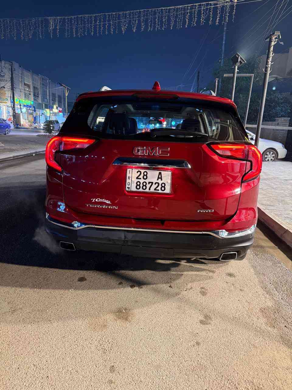 السلام عليكم
للبيع جي ام سي تيران 2018 رقم نجف بأسمي تحويل وين مايعجبك بأي محافظة رقم انكليزي وسنوية وهزة جديدة ( السيارة داخل وخارج وميكانيك جداً جداً جديدة )
فول مواصفات للأخير فرق عن الدينالي فقط 4 كاميرات 
محرك 2000 تيربو المرغوب 
بانوراما 
كشنات جلد كهرباء خزن ميموري
تدفئة كشنات 
كشن هزاز 
تدفئة ستيرن 
شاشة كبيرة كار بلي 
لايت وبروجكتر زينون 
نقطة عمياء 
حساس اصلي 
فور ويل 
وبعد بيها هواي مواصفات 
حادث أمريكا بابتين جهة عكس السائق بدون ايرباك جميع الايرباك سليمة حادث جداً بسيط بيها صبغ فقط بابتين وربع جاملغ امامي وربع الدعامية بچم كبس 
السيارة مخدومة جداً ومصروف عليها كلش هواي وترايها زيرو 
ترايك وين مايعجبك كير محرك صدر كله بكفالةماشية 109 الف كيلو حقيقي السيارة اخذتها من صاحبها صارلها 5 سنوات عندة 
3GKALVEX8JL165494
مكان السيارة بغداد السيدية 
السعر 15.500
155 ورقة وبيها مجال بسيط 
للأتصال على الرقم الواتس آب 
***********
تحياتي واحترامي للجميع
