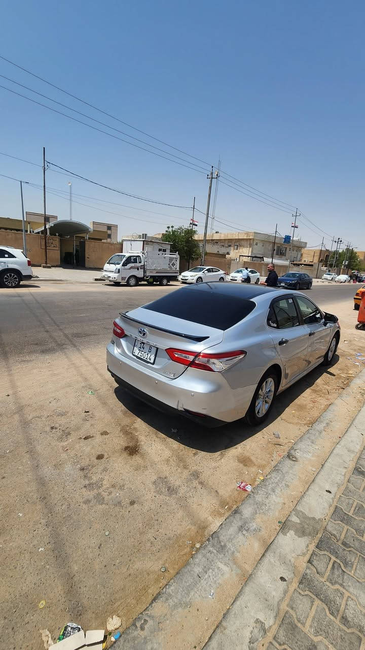 كامري هايبرد خليجية موديل 2023
ابيع جوا السوك

صورة السونار مرفق ماكو هيج نظافة وهيج سعر 
القمارة اني مغلفهة للجمالية نقطة صبغ مابيه ولا رصعة
مكينة 2500
 تبريد ثلج
 شاشة جبيرة 
كامرا خلفية
تحكم استيرن جهتين 
سماعات يموتن
ثلاث انضمة قيادة
ويلات موديل 2025 عليهة
تايرات جديدة
رقمها بصره ومكانهة بصره
 السعر 148
***********
بيع مستعجل 
الف رحمة على والديكم لحد يكسر بحلال غيرا ترى الواحد مايبيع سيارتة اذا مامضطر
