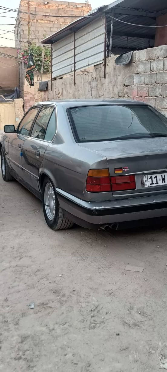 سلام عليكم
للبيع بي ام 525اصل مسكر فانوس مديل 1990 
عليها كير ومكينه جديد 
عربانه جديده اكسل 3.23 يعني انسه شي اسمه رون عالي 
حداديه خلفيه اماميه جديده السياره خير من الله عليها دوسه تشك الكاع شك
منضومه تبريد كله جديد وكله اصلي يعني مابي شي تجاري 
كهربائيات السياره كله بلادي ماكو شي اسمه جطل 
سياره خير من الله سنويه لحد 2030 شرط المداور 
السعر 58وبي مجال شي بسيط المكان كربلاء 
الشراي بي خير ويدلل ولسوك كلشي موجود بي موشراي لتكسر بحلال غيرك 
رقم مبايل ***********

