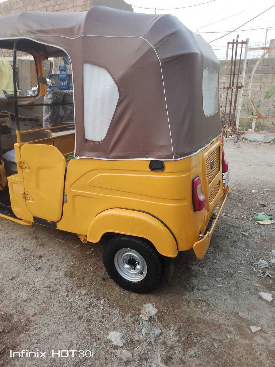 سلام عليكم تكتك للبيع 21 شهر 12 رقم وسنوية تحويل ثاني يوم تكتك بيه مكانت صبغ بدون ضربه مكينة مكفولة السعر 7و300 شراي يتصل *********** مكاني سبع قصور
