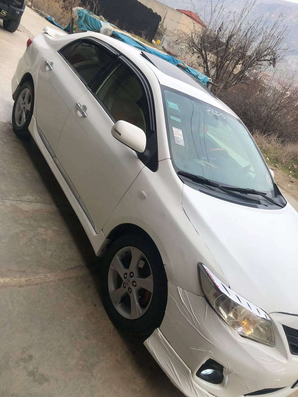 بەناوی خوای گەورە ‌
کڕۆلا 2013 خەلیجی 
نمونە لە جوانی 
مەکینە گەوره 1.8
تەرید سارد و گەرم 
تحدید سرعە 
گیڕ توماتیک 
سلایت 
شاشە و حاسە 
لایت زینون 
دۆسە کامل 
سوکان ڤولیوم 
سەیارەکە فوول قەپات  مواسفاتە 
سبوغی کەمە رەسمی سۆنەرم داناوە 
گێڕ و مەکینە و تەقە و ڕەقە بەشەرت 
مەکینەی نەکرایتەوە  بەس قەپاغی سەری واشەرە گۆڕاوە 
هەزەو سەنەوی نوێە هەتا 2030 بەناو خۆمە تحویل و وەکالە بەشەرت یەیارەی مەعرەز نیە 
نرخی 142 و تۆزیک معامەلە 
*********** واتس اپ سوران, أربيل
