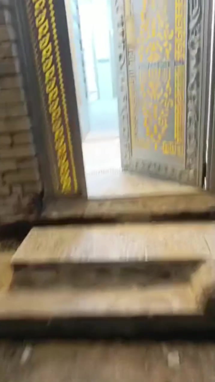 السلام عليكم بيت مساحة ٩٥ بناء جديد في منطقة الدسيم قرب ابوفلاح الجيزاني علما البيت يحتوي على تانكي وكيزر وماطور
***********
