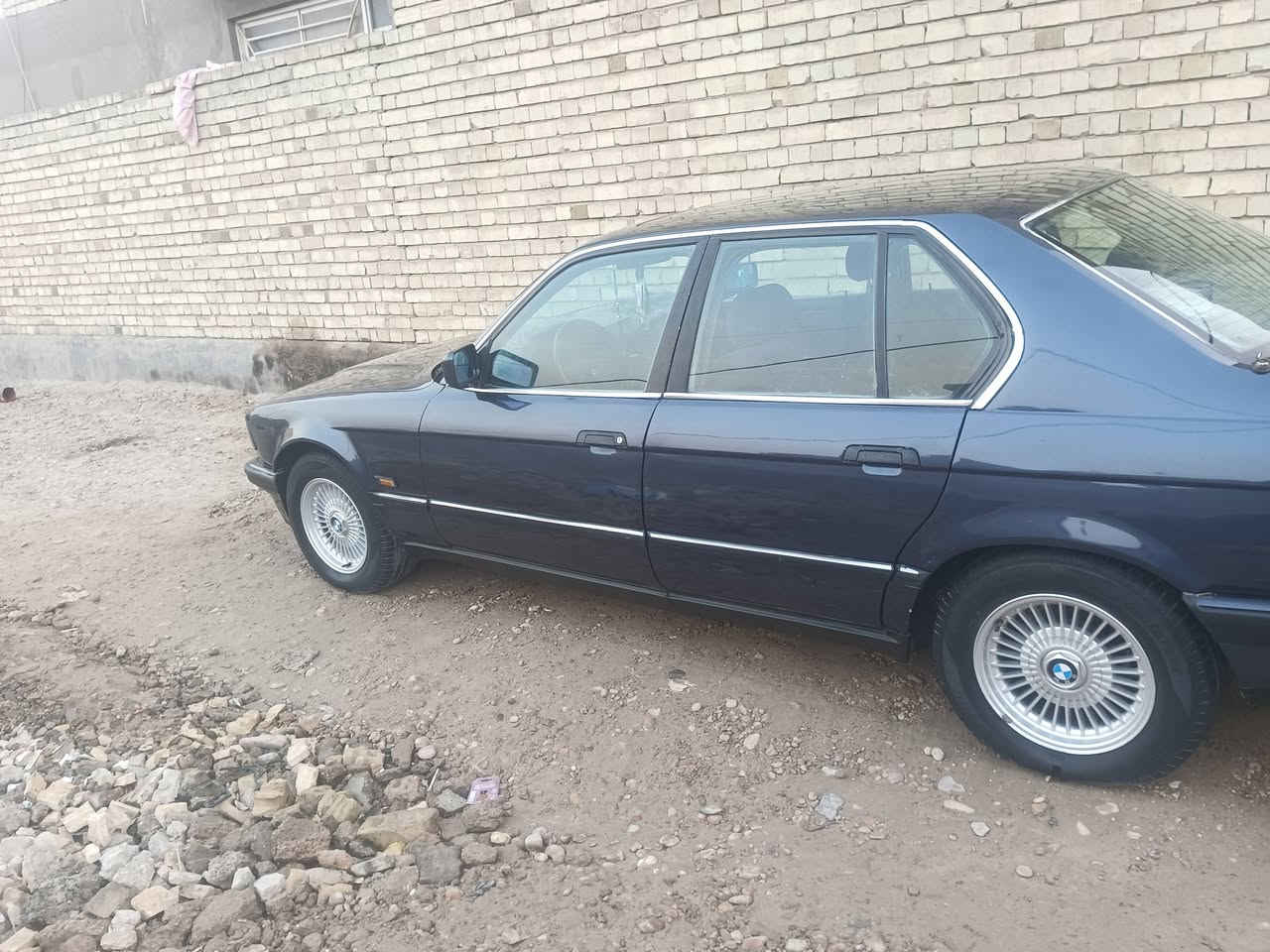 مرخصت الادمن بي ام دبليو موديل ٩١ مابيها ولا طخه مصبوغه عام لجماليه لحد يكسر بسعرها  رجأن  ممتواجد ع الفيس  اي استفسار اتصل واني خادم سعرها ٥٥ وبيها مجال ***********
