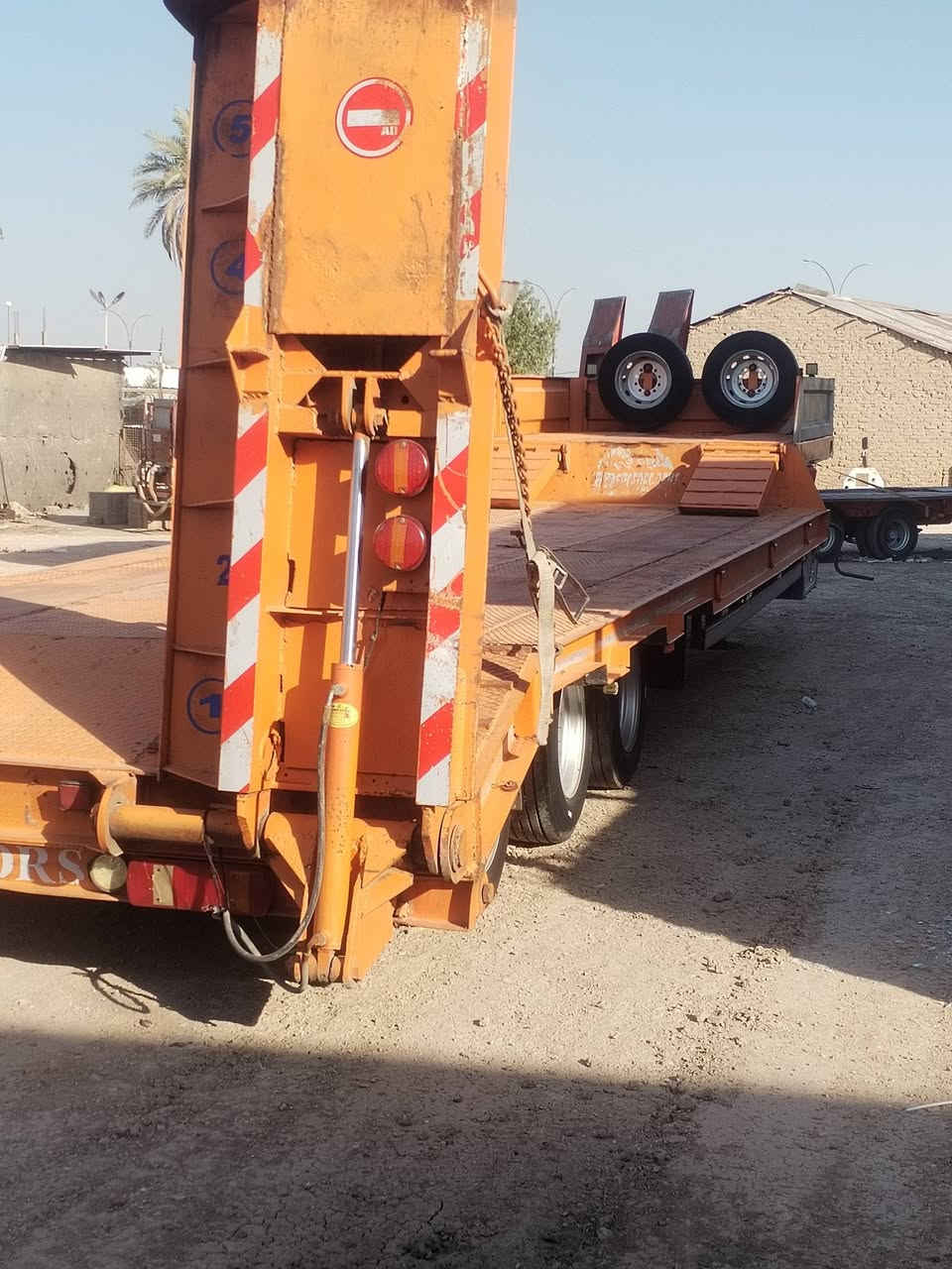 عربانه لودر للبيع ثلاث محاور جوبلس حجم التاير ١٩ ونص جديد مع الويل موديل ٢٣ حداديه الجرف  عنوان بابل مركز
***********
