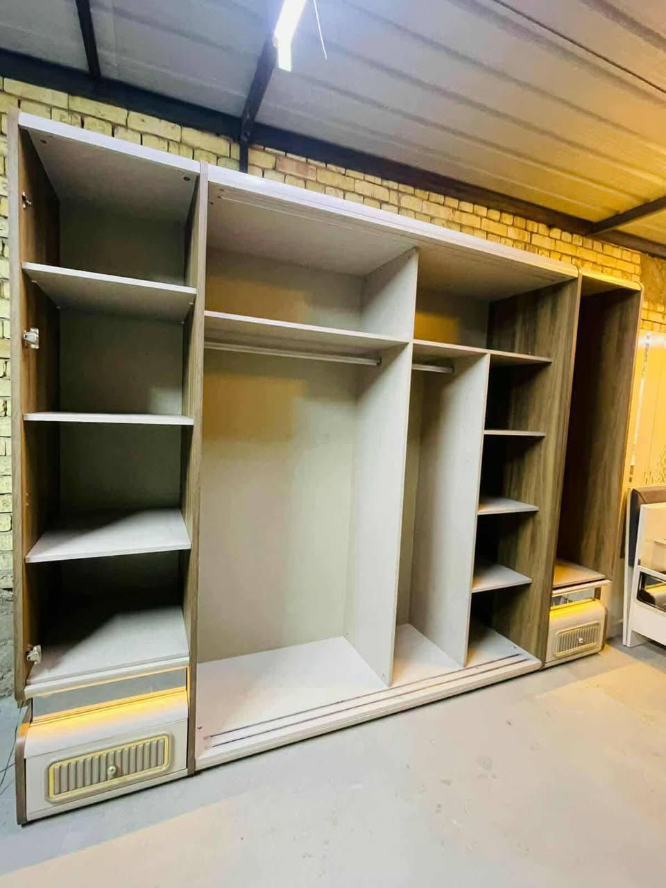 للحجز وللأستفسار وتساب ***********
