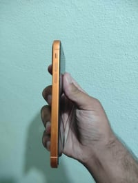 ايفون XR • ذاكرة ٦٤ • القائم