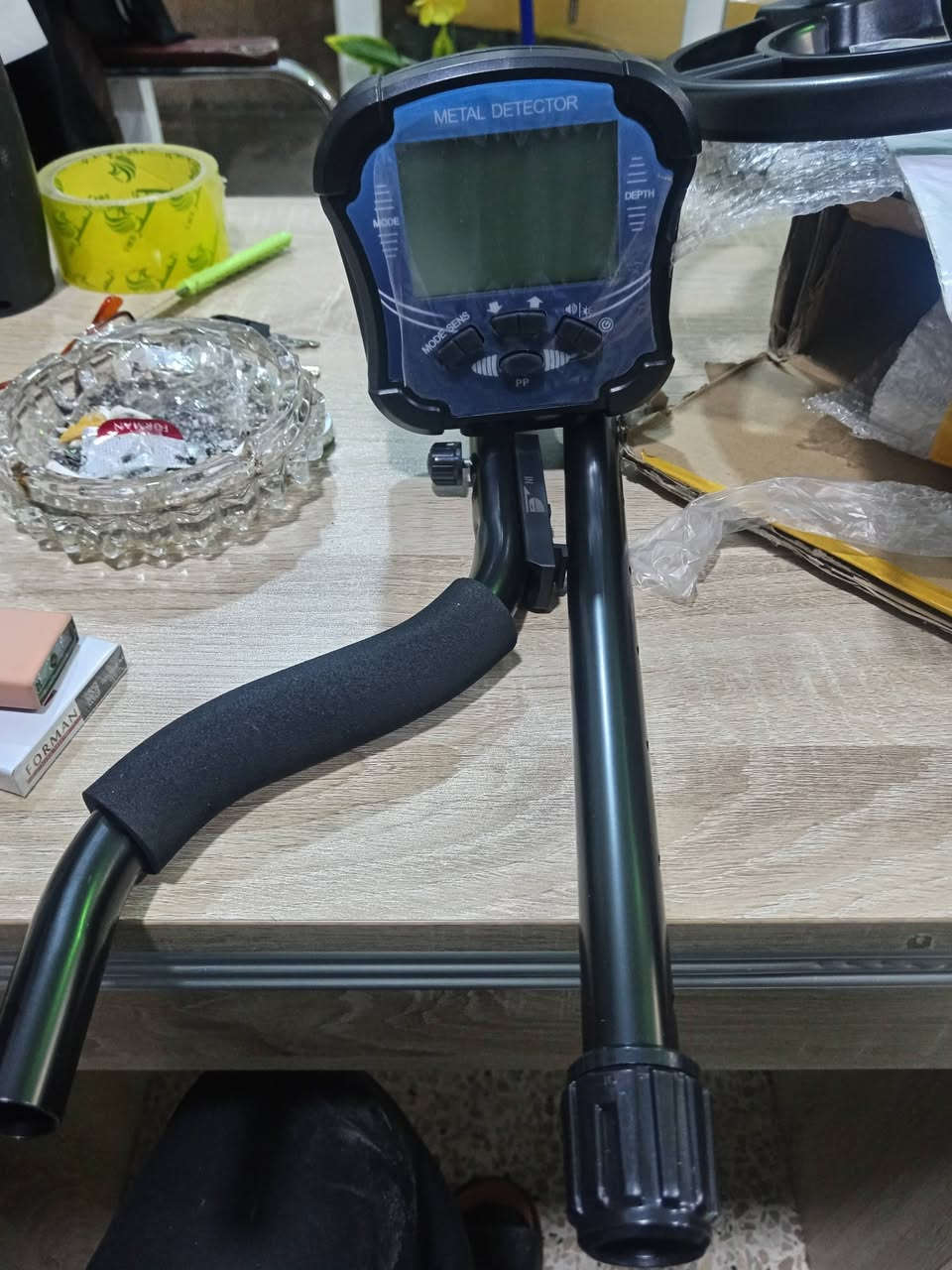 هاذه جهاز كاشف المعادن ولذهب امزون لوك مامستعمل جديد توصيل اي محافضه السعر ٧٥ معه التوصيل ***********.  *********** اتصل
