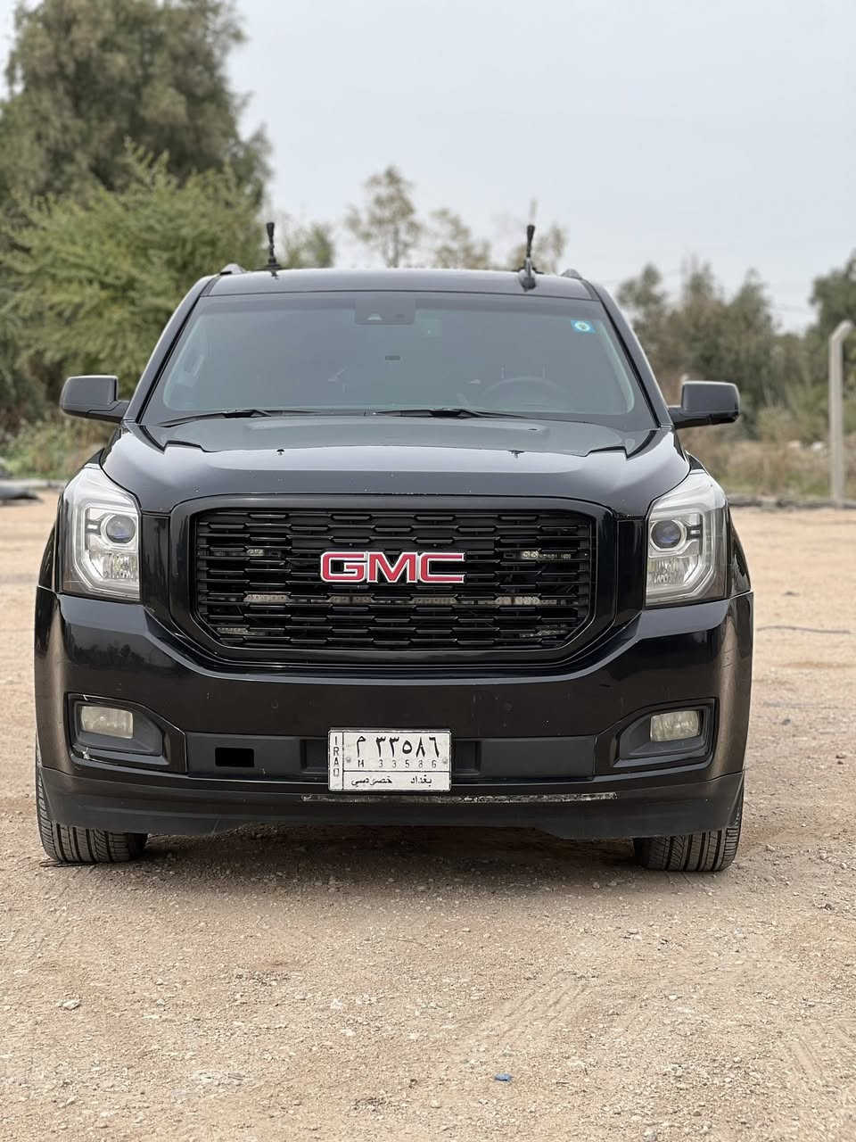 #المركبة   : جي ام سي يوكون اسود 2018 فئة SLT 
#الضرر     :  جاملغ امامي ايسر مع بنيد ودعامية مع البدنة 
#الرقم     :  السيارة حرة ورقم بغداد 

المواصفـــــــــــــــــات
✅جي ام سي يوكون اسود 2018 فئة SLT 
✅ محرك 8 سلندر 5300
✅ ويل كب اصلي حجم 22 اصلي مع طقم تاير #جديد  
✅ لايتات زينون عالي وواطئ اصل مع كشافات دعامية 
✅ بصمة للابواب الاربعة مع بصمة تشغيل مع تشغيل عن بعد
✅ قبق الجنطة كهربائي شفط مع بصمة للباب 
✅ مرايا جانبية شفط كهرباء مع اشارات داخل المرايا 
✅ المرايا حساسة وعاكسة للضوع العالي 
✅ حساسات الاجتياز الجانبية 
✅ حساسات امامي خلفي اصل 
✅ كاميرا خلفية اصل دوارة مع الستيرن 
✅ غرفة السيارة جلد اسود اصل 
✅ تحكم كهربائي متكامل للمقاعد الامامية مع ذاكرة كشن 
✅ تدفئة وتبريد للمقاعد الامامية 
✅ ستيرن كهربائي الحركة وسكليتر كهربائي الحركة 
✅ مقاعد وسطية متصلة 
✅ مقاعد خلفية كهربائية الحركة فتح وغلق 
✅ رادار امامي مانع للتصادم مع التنبيه مع كشن رجاج 
✅ شاشة داخلية كبيرة سلايد مع قاصة خزن 
✅ وباقي مواصفات اليوكون الغنية عن التعريف 
✅ عداد المسافة الحالي177الف ميل 
✅ حدادية جديدة كاملة تبديل اصلية مع فيت بمب اصلي وكالة 
- [ ] بيها ملاحظة صارت بيها رصعة باباب سايق
سعر 335
مكاني نجف الإشراف
***********
