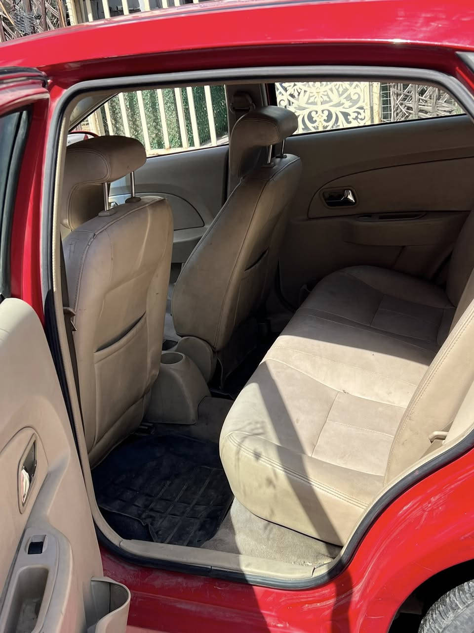 السلام عليكم شيري للبيع 2013 بيهه بس بنيد صبغ بدون دواخل بدون شواصي سياره خير من الله /مكاني بغداد  اكريعات /***********
