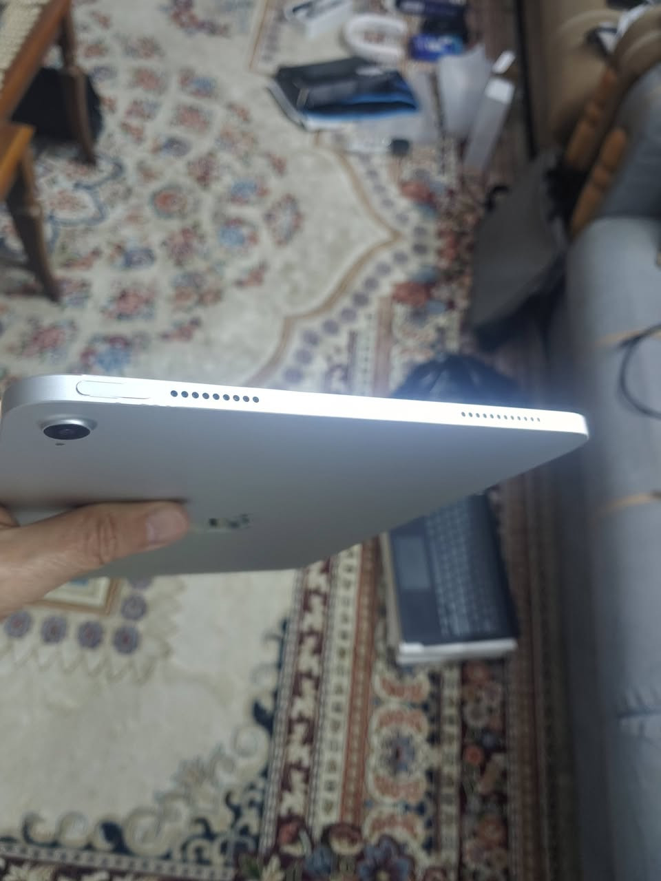 ايباد 10 شبه جديد وياه كارتونته وشحنه الاصلي وحافظه ذاكره 256 سعره 400 الف قفل.
للتواصل *********** واتسب وعادي
