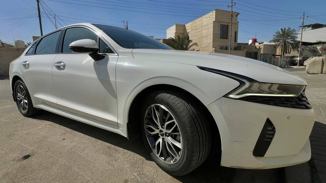 ‏ كيا كي فايف ( k5 ) 2023 خليجي فول 
اقرة المنشور للاخير علمود تعرف شنو بيهة و شنو ما بيهة. 

السيارة فول مواصفات للاخير 1/1 
السيارة مغلفة بـ( نــانـــو ) بالكامل 
و مغلفة بـ( عازل حرارة 98‎%‎ ) للجامات كلهن حتى الامامية
السيارة كلش جديدة و احلى من الصور 

المواصفات VIP / 
*فتحة السقف بنوراما 
*المحرك 2.500  سلندر4
*العداد 65 الف كيلو 
* 4 كاميرات محيطية 
*الارقام اربيل انكليزي
*دشبول دجتل 
*داتا شو بالدشبول 
*تبريد بيانو ( لمس ) 
*قطعتين تبريد ( امامي و خلفي ) 
*حساسات امامية 
*حساسات خلفية 
*دخول ذكي(بصمة عدد 2 )
*تشغيل عن بعد
*العينة ( شاشة دجتل بلاد )
*المصابيح الامامية زنون LED  ( عدسات 4) 
*المصابيح الخلفية LED بالكامل
*مقاعد تدفئة 
*مقاعد جلد ( لون اوف وايت )
*مقعد كهربائي
*سايد بريك دكمة
*اوتو هولد
*كروس سرعة
*نظام ترحيب 
*انارة خارجية
*يدات نيكل وًانارة ترحيب
*نظام عرض الكاميرات 
*انارة داخلية محيطية 
*فول تحكم ستيرن
*درايف مود ( خمسة و ضعيات قيادة ) 
*مري كهرباء شفط 
*اشاير بالمري 

السيارة بيهة جرة كارت كلش صغار بالجاملغين الخلفيات و واحد منهن PDR و موضحات بالصور و امشرلك عليهن باللون الاحمر و باب الحنطة بس مكانين حرة مارت و هم موضحهن بالصور 
الدعامية الخلفية و البرانكيتة الخلفية البلاستك صار بيهة فطر و امصلحات ثنيهن ( اثر دعمة ابو دراجة ) 

غير هذا الشي ما بيهة نقص بعد 
السيارة حدادية و تبريد و دهن خير من الله 
السيارة بحياتهة ما شايفة البانزين العادي 
السيارة كلش مداريهة . 

السعر : 220 ورقة 
للاستفسار اكثر : ***********  -  *********** 
                      وتساب و اتصال . 
وانا بالخدمة و اعتذر ع الاطالة .
