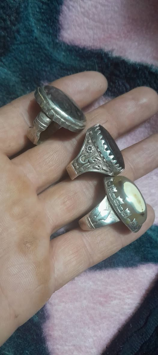 سلام عليكم.٣ قطع شجري وعقيق شفه والسليماني .شلع ١٠٠.التوصيل ضمان رصيد.


**إذا كنت صاحب هذا الإعلان وتريد حذفه لأي سبب، رجاءا أرسل رسالة إلى الدعم الفني**