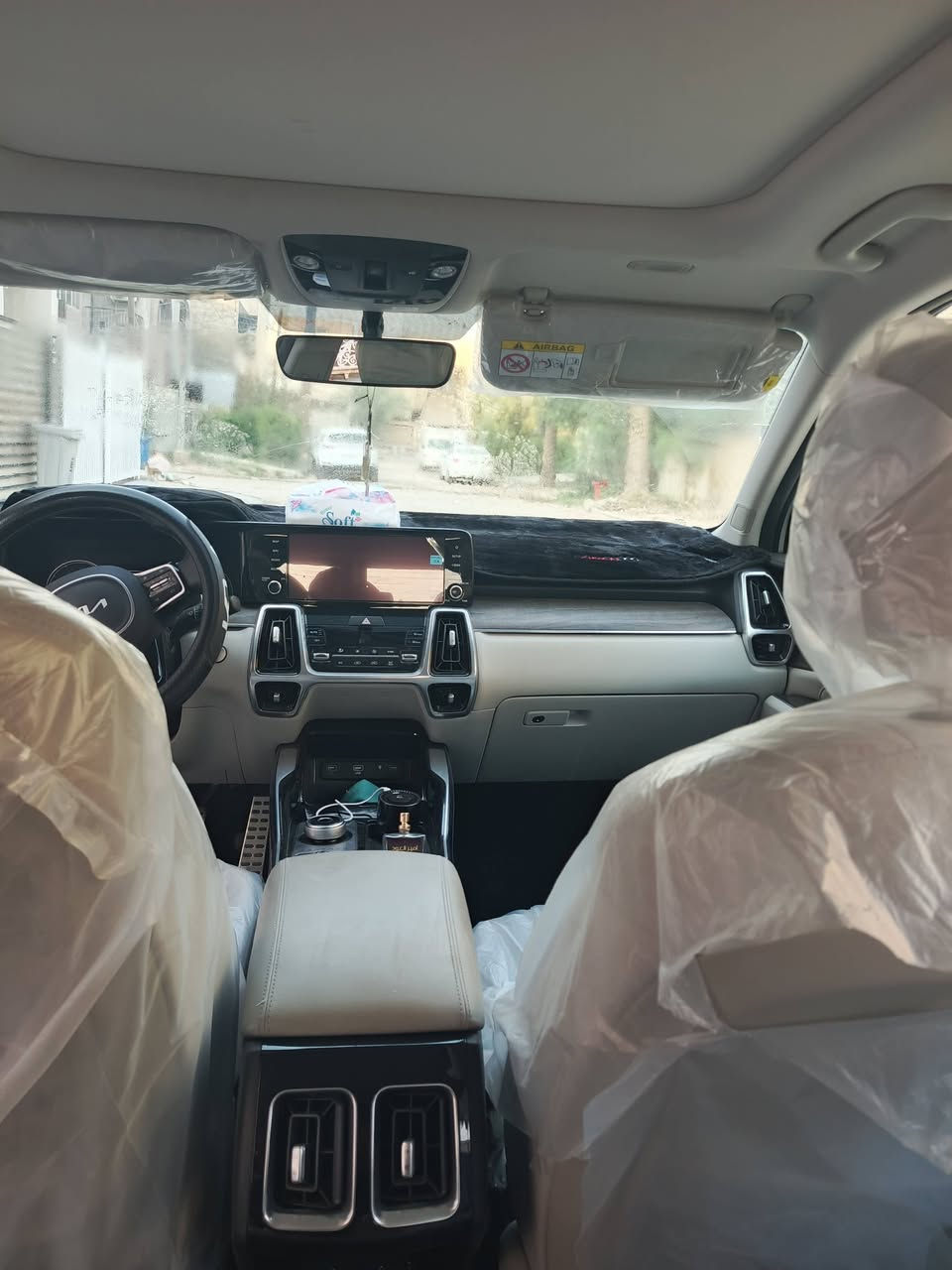 سورنتو موديل 2023 فول مواصفات عدة الدفع رباعي خليجي مكفول ماشية 37 رقم بغداد سعر 30000$تواصل خاص او ***********
