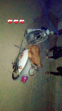 دراجة نضيفه عبد الحليم السرعة 80 بدون اوراق السعر 200وبيه مجال حك الجي...