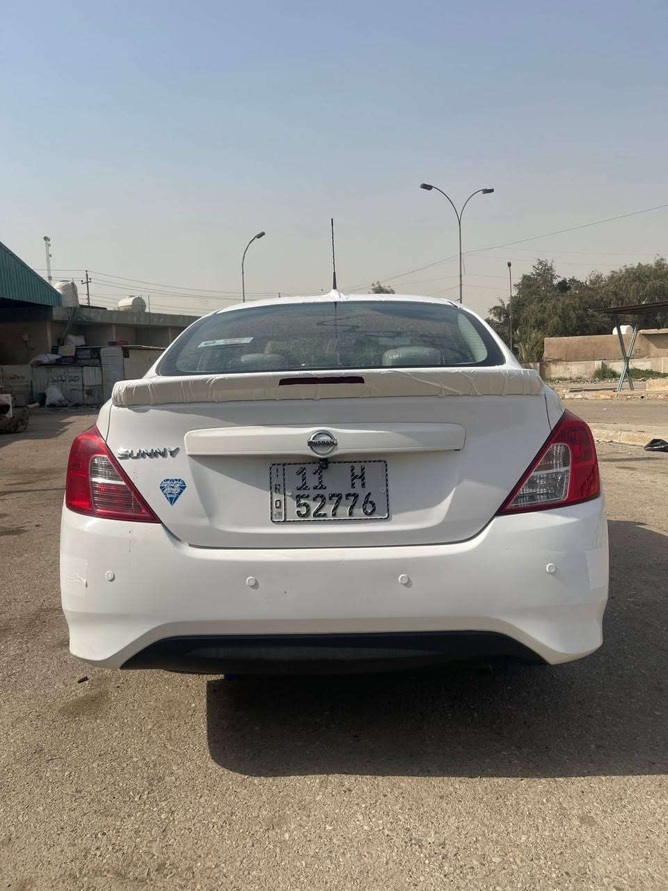 السلام عليكم للبيع فقط
‏نيسان هندي بليته زركه موديل 2021رقم بغداد دولي ماشيه 33 السياره جديده وجاهزه على اخر حبايه كير تخم تاير جديد مكينه حداديه تبريد كله جديد بييها جاملغ امامي بارد بدون اي دواخل السعر 112وبيها مجال المكان السياره  بغداد رقم *********** ***********
