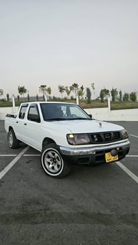 نيسان بيكام • ٢٠٠٣ • دهوك
