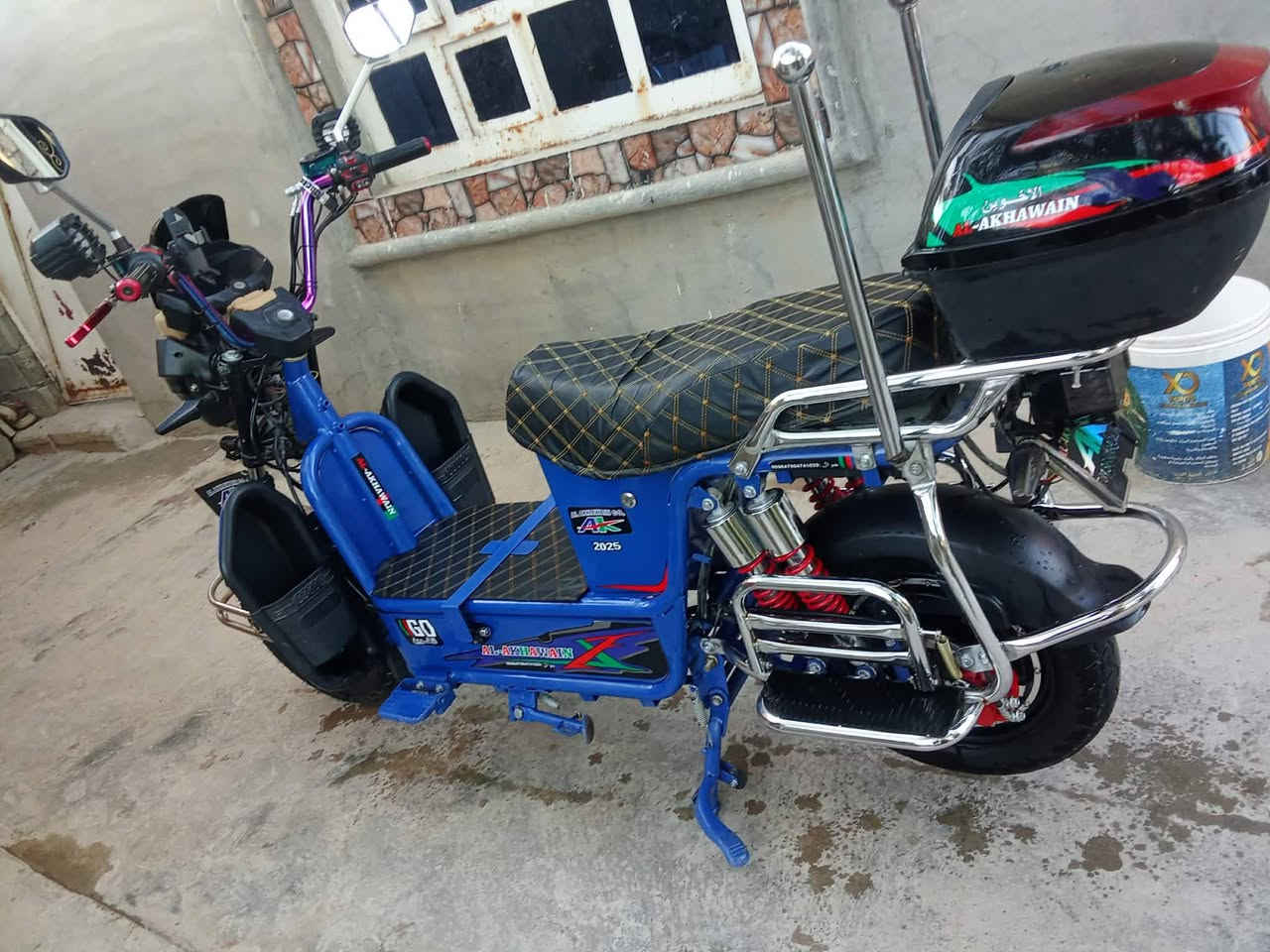 سلام عليكم عندي موطور شحن لبيع موديل 25كهربئيات كلهن شقاله والبطاريات يقرن 11ونص  السعر 700 وبي مجال بسيط المكان الكرمه ***********بي واتس
