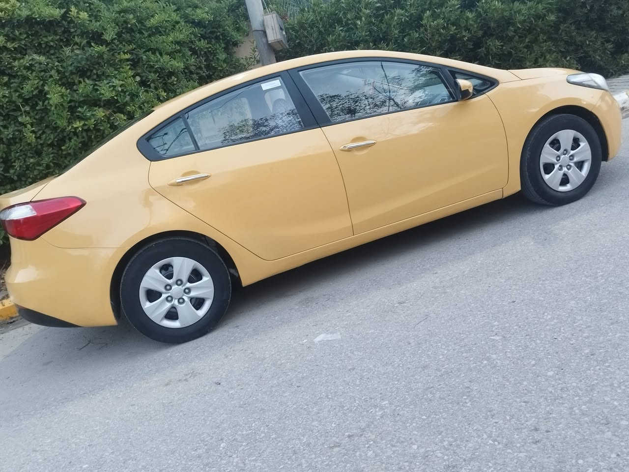 سيراتو خليجي 16 رقم بغداد تحويل مباشر* مصفر هيئة مكفولة من الضربه والتبديل بيه حافت البنيد* حاهز من كلشي محرك 1600  كيرشرط منظومة غاز تبريد تخم تاير جديد حداديه شرط 
صبغة جديده لوك* ***********
