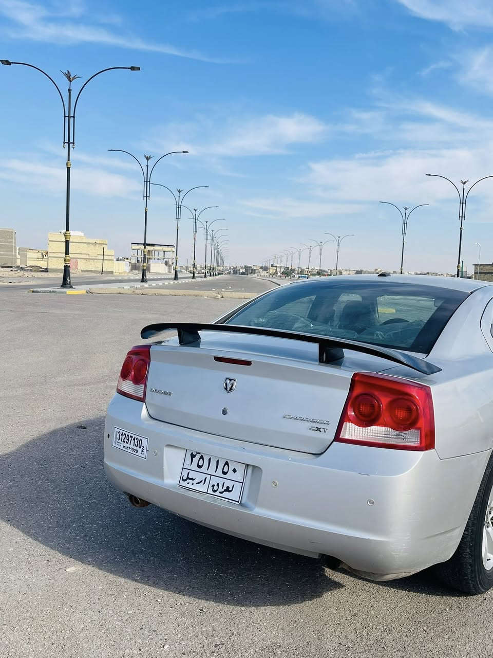 السلام عليكم جارجر 2010 وارد كندي  رقم ارييل بسم كردي جاهز للتحويل او الوكاله مكفوله من الضربه والتبديل مكينه 3500 اصل Abs  وكامره بلاديه وحساسات كير ومحرك مكفولات حداديه 80% علما السياره بيه مكانات لكط اخياس فقط السياره مال بيت ممشتغله خط ماشيه 200 الف السعر 90 ورقه العنوان بصره/ ياسين خريبط / تليفون ***********
