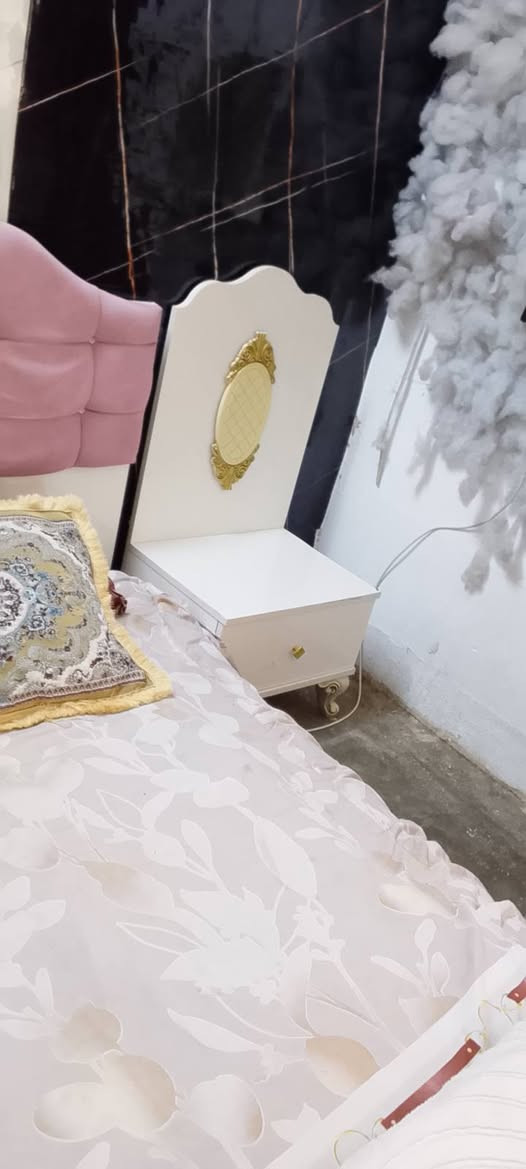 اغرفه الابيع
تسع قطع نضيفه مستخدمه ثلاث اشهر اي ضرر مابيها مستعجله علا بيعتها ٤٥٠ /٤٠٠ قفل تسع9قطع وأناره من الميوزه الجربايه .
العنوان بغداد تاجي منشت نصر .


**إذا كنت صاحب هذا الإعلان وتريد حذفه لأي سبب، رجاءا أرسل رسالة إلى الدعم الفني**