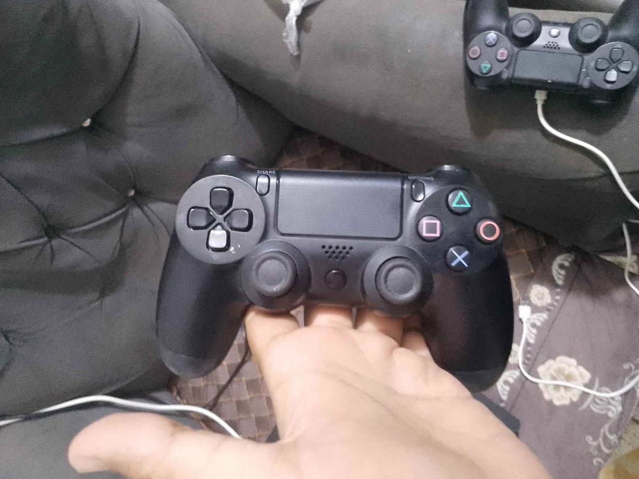 Ps4 كامل 
مهكر بي 5 ألعاب 
مكاني مدينة الصدر 
رقمي ***********
السعر 350 بغداد, العراق
