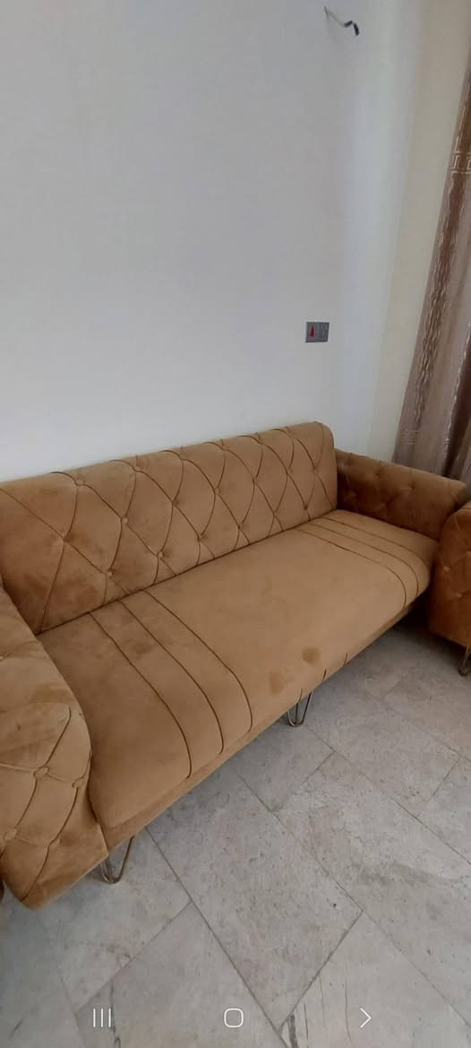 يوجد قنفات 4 قطع لون عسلي العنوان القنفات بغداد الاعلام مجاور مركز الشرطة الاستفسار الاتصال *********** او ***********
