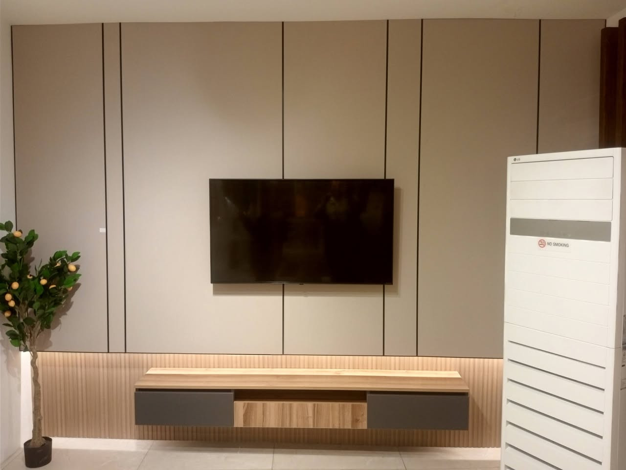 شركت الأصدقاء تقدم كل العروض والصباغ والديكورات وكافت الترميم للاستفسار الاتصال على الرقم يوجود واتساب ***********///***********
