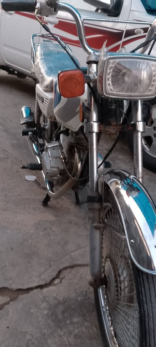 السلام عليكم تايكر موديل 2020محرك خير من الله دراجه نكره محرك ناعم عوزه ضفيره وباتري فقط دراجه كلك اوراق  ضايعه العنوان واسط قضاء العزيزية السعر 275بيه مجال رقم ***********
