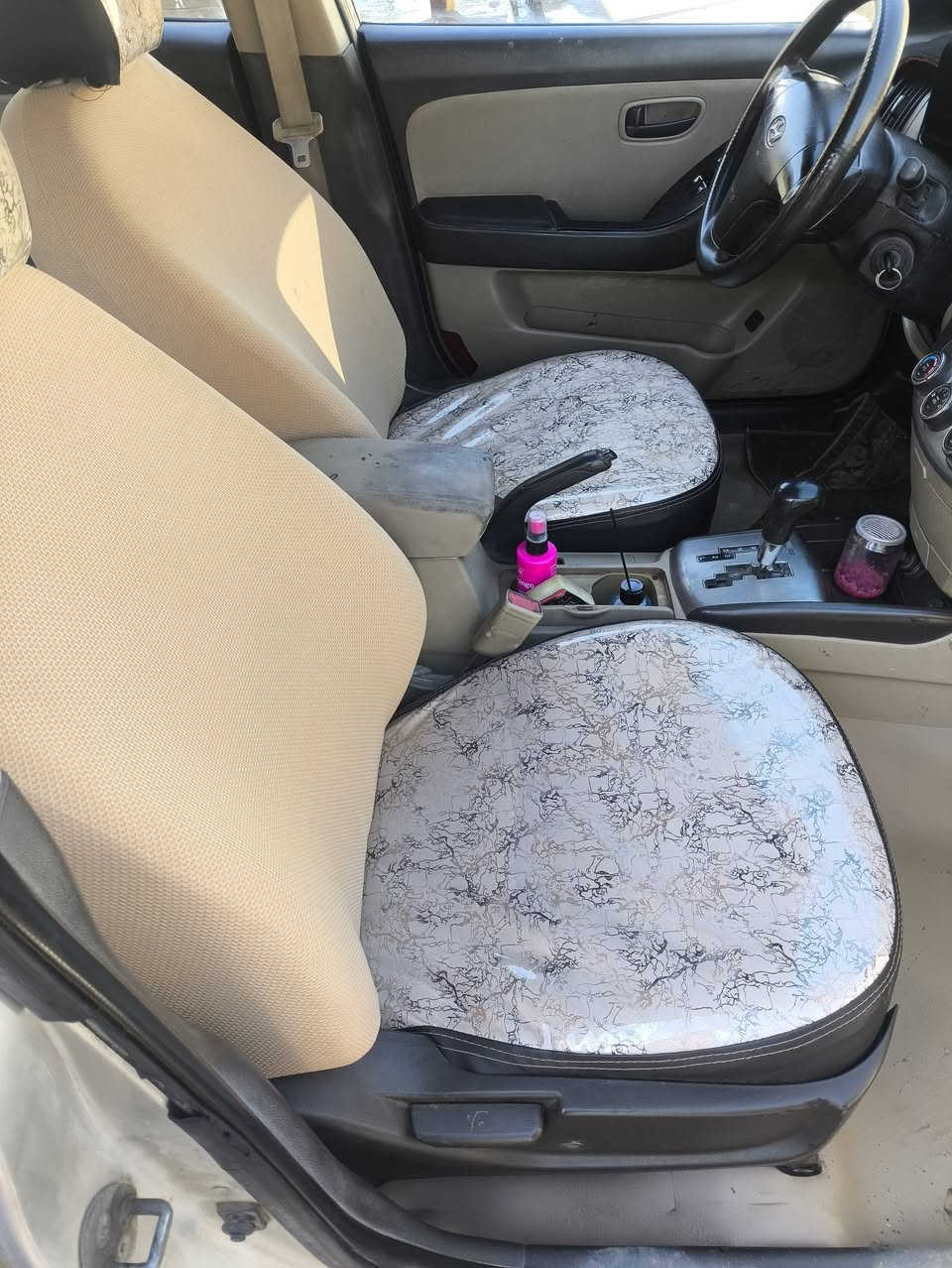 السلام عليكم 
النترا 2010 خليجي مكفولة بدون ضرر او تبديل بيه حالوب بسقف
محرك 1600 دكشن عالي مكفول
رقم قادسية تحويل بالموصل 
مكان السيارة موصل حي القدس 
الاستفسار الاتصال
***********
***********
