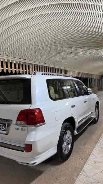 السلام عليكم للبيع لاندكروز 2013 VXR رقم أربيل ماشي 162 الف حقيقي مكينة 5700 … 8 سلندر فول مواصفات 

سيارة مكفولة كفالة عامة من الصبغ و الفتح و التبديل عدا بارد مكانين  سيارة مكفولة حتى دعاميات كفالة سيارة بيها سونار فحص راسلني ادزلكياه

 مواصفات السيارة بصمة فتحة كشنات جلد و كهرباء و كشن الصدر كهرباء و كشن سايق خزن ميموري و استيرن كهرباء و جكات و الصندوق خلفي كهرباء و سماعات JBL مري شفط و مري قلاب و تشغيل عن بعد و 5 كامرات و رادار امامي وباقي المواصفات المعروفة سيارة فول مواصفات 
السعر 410

مكان السيارة ميسان العماره 
رقم الهاتف***********
