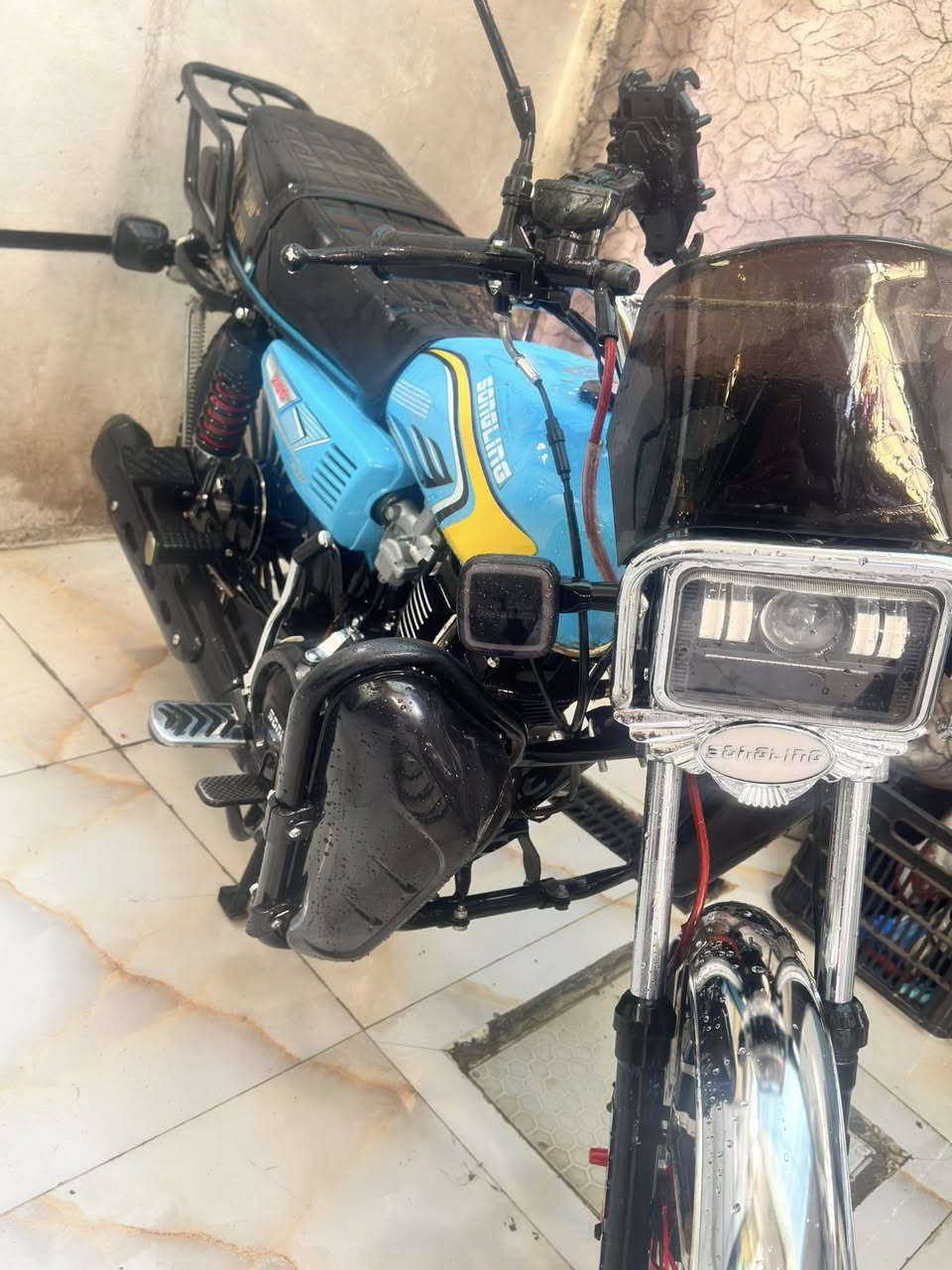 سلام عليكم دراجه أيراني سونك مكينة 200 مديل 2026 أوراق كامله دراجه كلش نضيفة عارضهة 750 وبيهة مجال ***********
