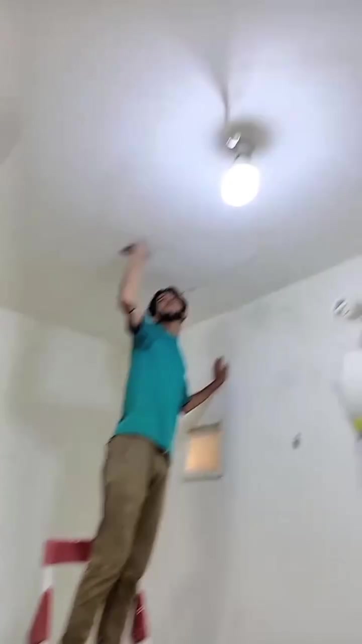 كادر عباس الكعبي
نحو منزل أجمل.. بجودة وإتقان
هل تعاني من تشققات الحائط أو تقشر الأصباغ؟ نحن هنا لخدمتكم!
خدماتنا المتميزة:
✨ أصباغ حديثة: أحدث الألوان والماركات العالمية.
🛠️ معالجة التشققات: إنهاء جذري لتشققات الجدران والسقوف باستخدام أفضل أنواع المعجون.
🧽 سنفرة احترافية: لضمان ملمس ناعم كالحرير قبل الصبغ.
🎨 ديكورات داخلية: لمسات فنية تضفي جمالاً على منزلك.
💧 معالجة الرطوبة: حلول عملية لإعادة إحياء الجدران التالفة.
📸 لماذا تختارنا؟

📞 للحجز والاستفسار:
[***********]
📍 خدماتنا متوفرة في كافة محافظة النجف الأشرف@
