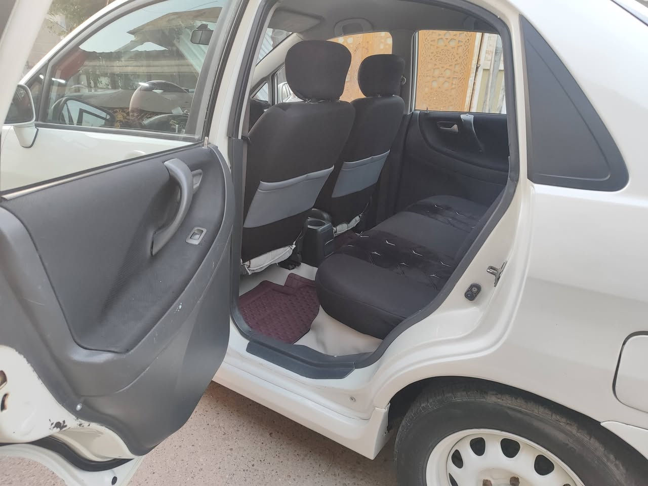 سيارة  ساسوكي مديل 2005جاهزه كير محرك تبريد حداديه العنوان البصره حي الحسين ***********
