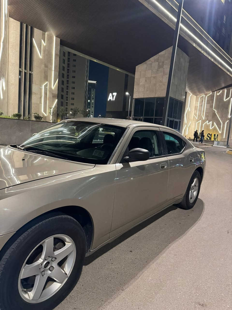 السلام عليكم جارجر 2008 مكينه 3500كير مكفولات تبريد ثلج صدر امامي والخلفي حديدتهم تاير جديد السياره على بلاد بيه 4 قطع صبغ بدون دواخل وبدون معجون شاصي لغد تكم قماره مكفولات السياره على ايد وحده صارله 15 سنه رقم بغداد مشروع وطني مكانه بغداد حي الجهاد شاشه كامره السعر 97 وبيه مجال بصيط اتصل ***********
