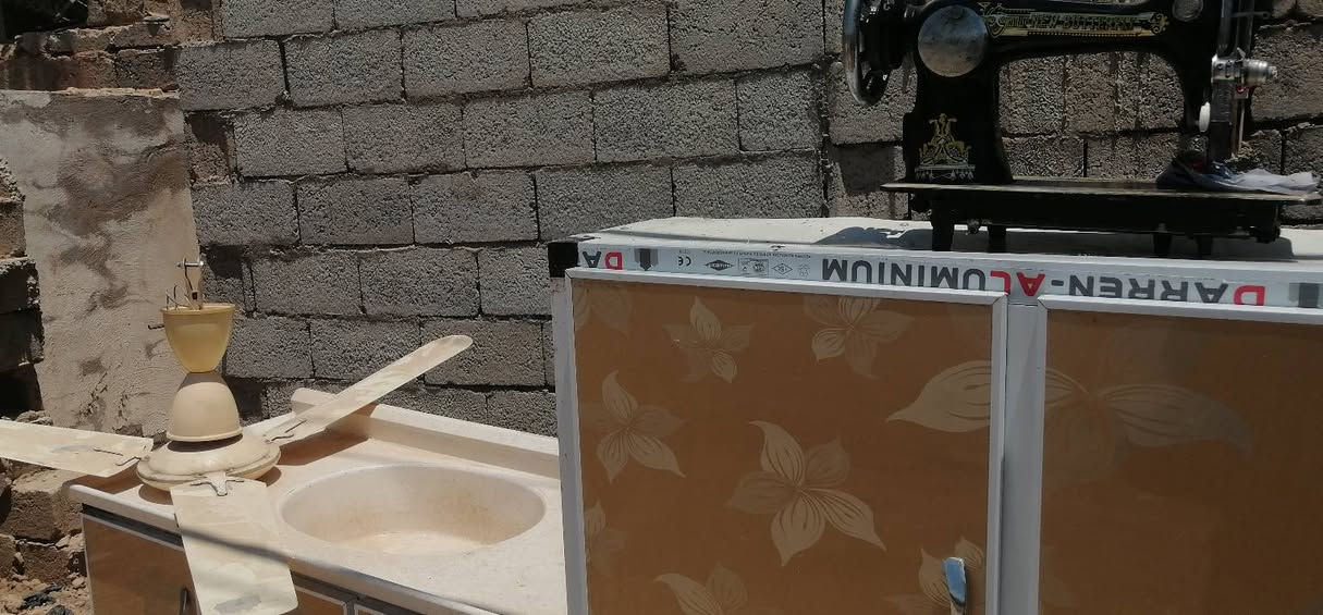 يوجد لدينا غراض مستعمله منوعه  كاونتر و سنك مرمر
كنتور صاج حطاطه  مبردات نضيفه جدا ابواب و ثلاجه ومجمده شغالات سيم بيارسي عصفوري جديد مع باقي الاحاجات النواعم
في بلدروز قرية الحرية محل نصر العسافي *********** واتساب باسعر مناسب للجميع
