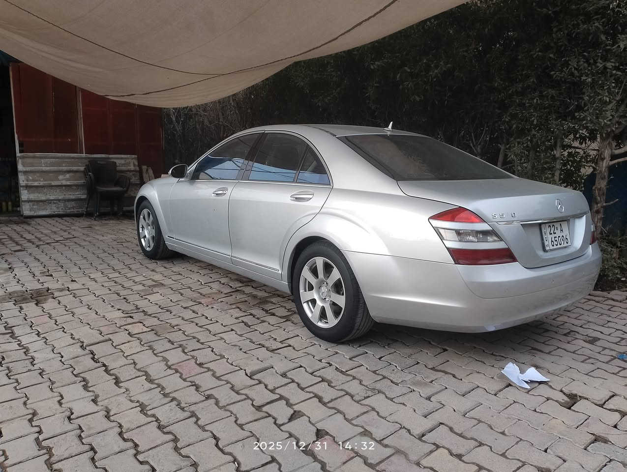 السلام عليكم مرسيدس s550 وارد يابان سيارة جاهزه صدر امامي وخلفي كامل تخم تاير  كهربائيات كلها شغاله سايد بريك شغال السيارة بأسمي وتحويل مباشر قطع صبغ بيها اربعه باب قصير مواصفاتها معروفه 
السعر المطلوب 160 وبيها مجال 
***********
