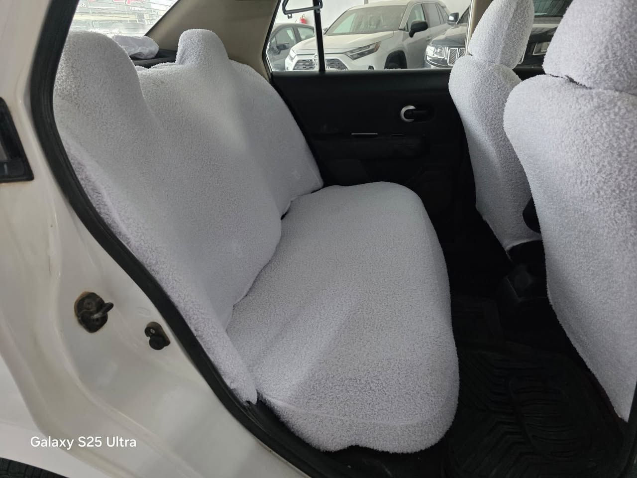 سلام عليكم 
للبيع فقط 
نيسان فيرسا 2009 وارد امريكي
بيها صبغ بالبنيد وشويه بنهايه الجاملغ الايسر من جهت الباب  
السياره جاهزه من كلشي 
كير شرط 
محرك شرط 
حداديه كامله جديد 
تخم تاير جديد 
تدفئه 
تبريد ثلج 
شاشه +كامره
مري كهرباء 
ماشيه 134 الف 
السياره بلاديه مناقصها اي شي 
سنويه باسمي تريد تحويل تريد وكاله 
السعر 79 وبيها مجال قليل للشراي

للاستفسار / ***********
