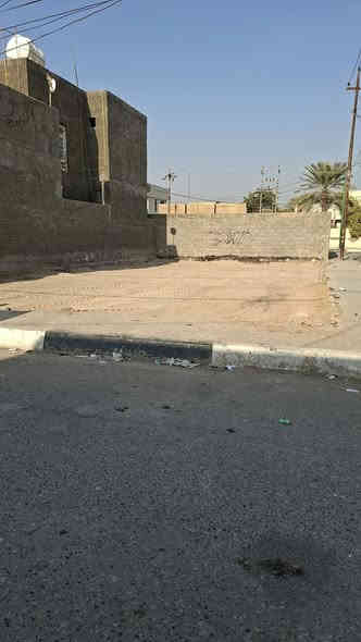 الله بالخير قطعه بالعطيشي حي الشهداء قرب معمل الحليب مقابل دفاع المدني  القطعه ١٨٠ متر ركن تبعد ع الشارع السايدين ١٥٠ متر السعر خاص راسلني وتدلل ***********
