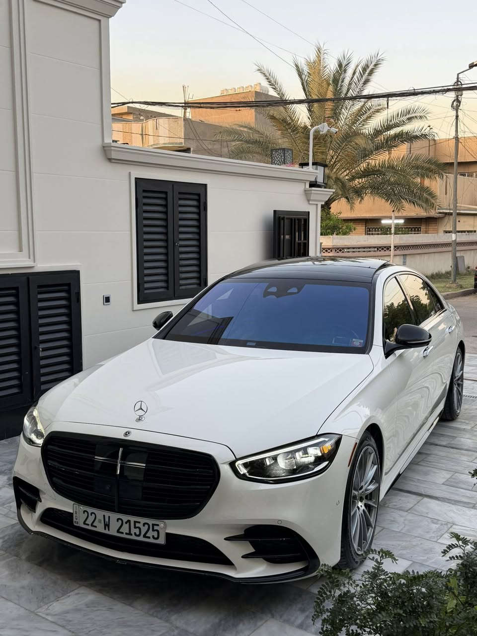 مرسيدس s500 2023 
جديده امريكيه حادثها جاملغ خلفي فقط 
ماشيه 41 الف ميل جديده جداً
السياره داخل مبدل وليس مدوشم
يعني كله اصلي وكاله 
السياره مكانها بغداد 

***********
