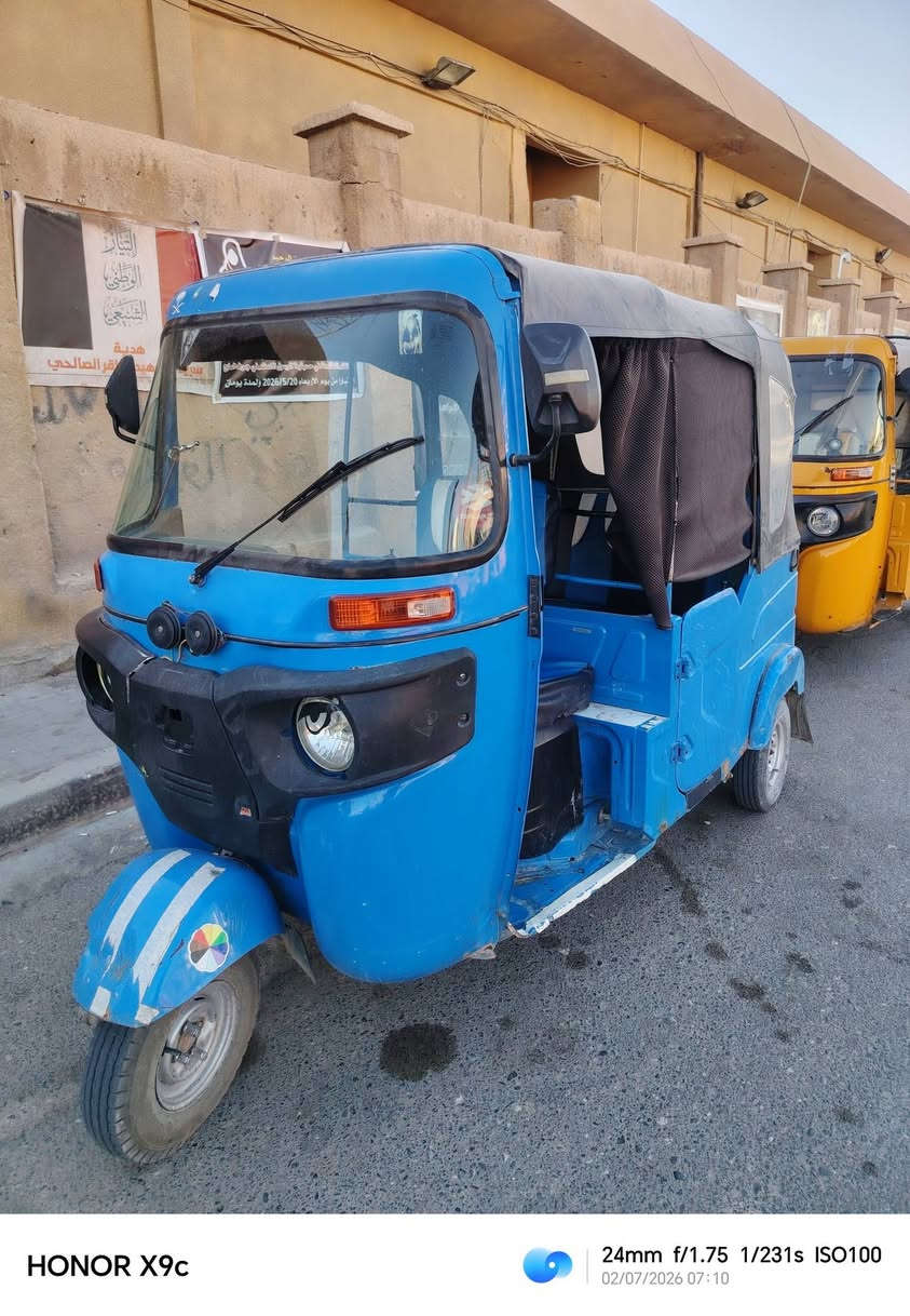 تكتك دوات نضيفه نضافه 90 بل ميه بدي بيه طخه قليله ومكينه كفاله ما عده كلجات مبدله دوات ولا ورقه بيها حتا رقم شاصي حاكه  مديل 22  سعر خاص رقم هاتف ***********
