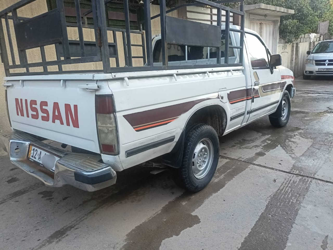 السلام عليكم
سيارة بيكم نيسان موديل 1989
رقم نينوى انكليزي جديد 
سنوية جديدة 
كاربون بانزين 
شرط التحويل 
سيارة جاهزة ما بيها نقص 
مكان السيارة موصل الايسر 

السعر 38 

***********
***********
