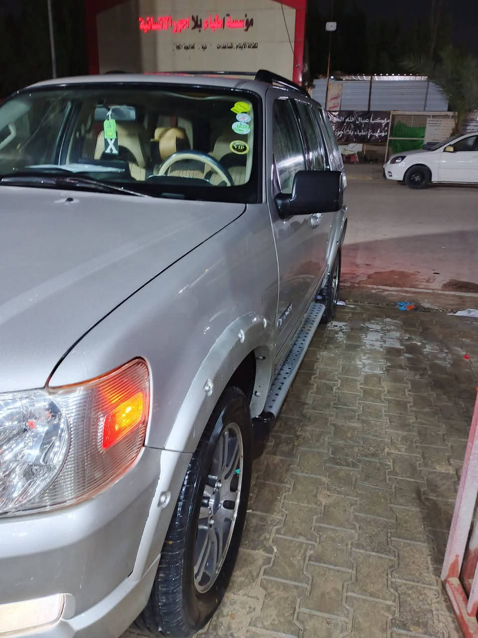 السلام عليكم فورد اكسبلور موديل 2007 كلين كفاله عامه محرك 4000 تو ويل سته سلندر رقم اربيل دولي السعر 105 وبيه مجال ***********
