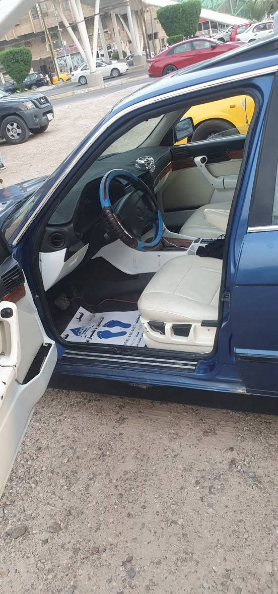 بيئم 525
مسكر عدل
موديل92 انبار انكليزي بسمي
محرك كير خير من الله
سياره فتحه تبريد بس نقص 
راديتر سياره خير من الله 
السعر 55وبيه مجال شويه
واذا نص بنص ترهم عادي
***********
مكان السياره فلوجه
