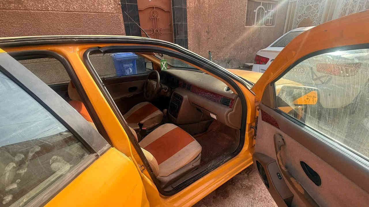 السلام عليكم اعيد النشر بسبب الوعود الكاذبة للبيع سمند موديل 11  السيارة مابيه ولا نقطة اخياس تبريد نقص بس غاز المحرك مجفتة جديد مصبوغة عام اللجمالية  اثر جراد السيارة خير من لله كهربائياتهة كلهة شغالة رقم بغداد انكليزي جديد السعر 29 وبيهة مجال اللطيبين  المكان بغداد الشعب الرقم ***********
