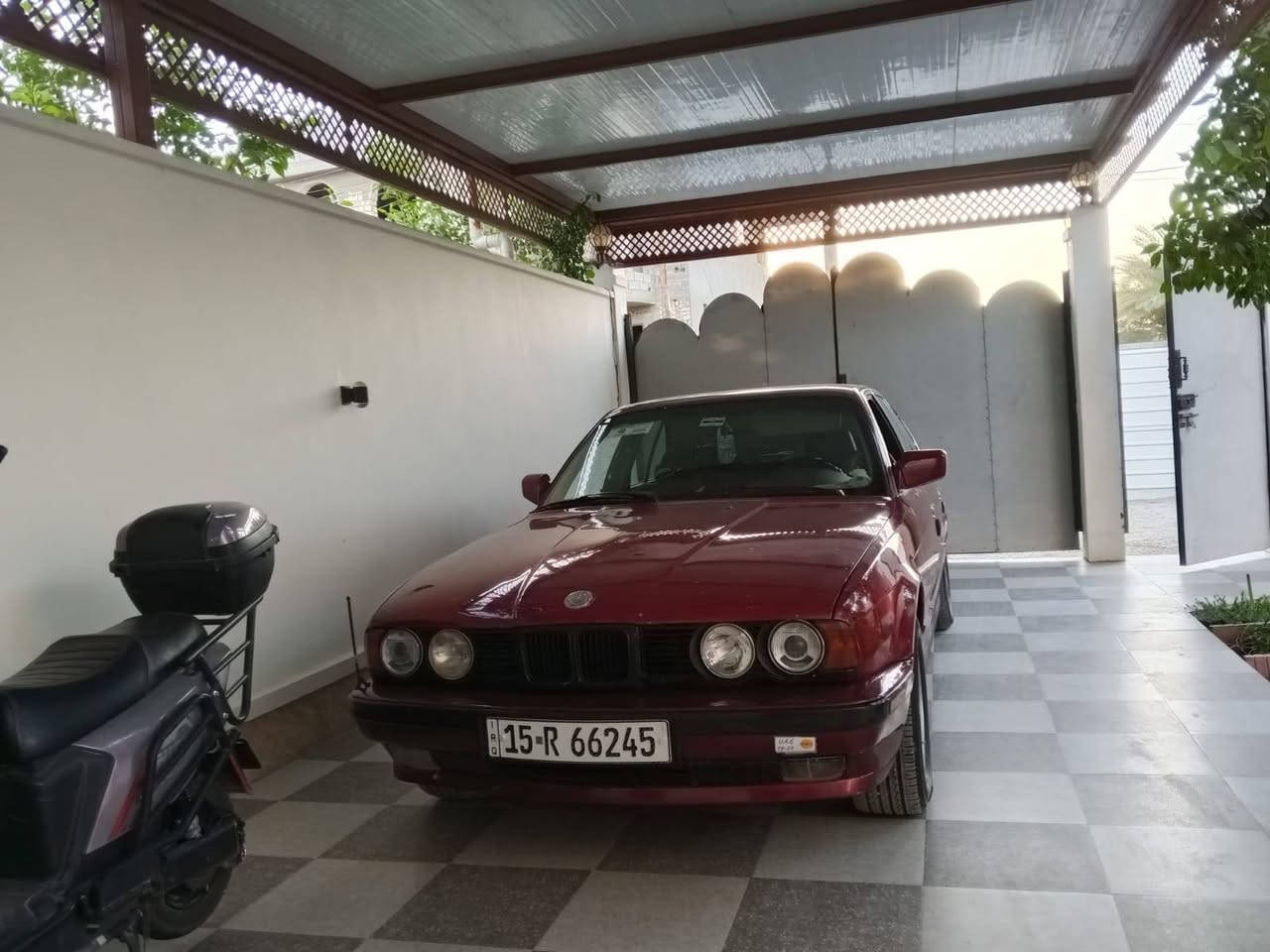سلام عليكم،   للبيع BMW
حجم 525 مسكر كير عادي 
رقم انبار الجديد جاهزه للاخير سعرهة 45 قفل ،***********
