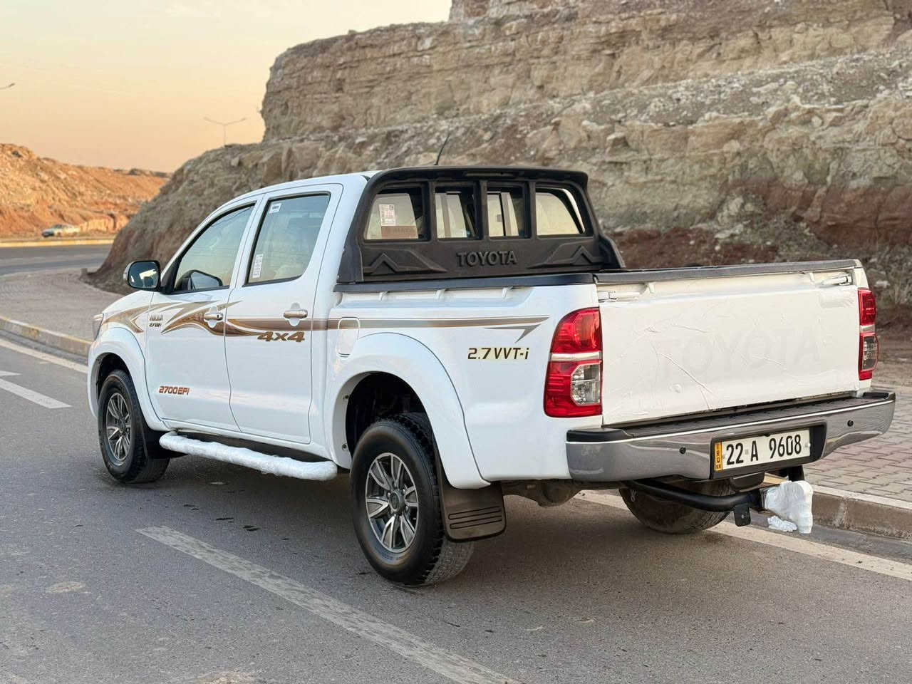 سلام علیکم 
تویوتا هیلوکس
مودیل 2014
سعودي درجه 1 
بطل 
ابيض ثلجي
فوول مواصفات 
كير اوتوماتيك 
دبل اكسل
حساس امامي خلفي
داخل صاج
كاميرا
تحكم ستيرن
مراية كهربائية 
ويل كروم
هوك
بلاجكتور
جام خلفي سكة
سيارة بدون صبغ 
بي مكان تعديل بارد
مكان كارت صغير
يعني بي مكانين فقط
سيارة بدون صبغ بدون حادث
سيارة حيل حلو علي وضع شريكة
رقم سنوية  كلة جديد لحد 2028
رقم رباعي 
كير محرك تبريد صدر اكسل كهربائيات تحويل غرامة وكالة كلة بشرط
سيارة ربع دينار مابي مصرف
محرك مامفتوح بشرط 
بدون صوت بخار
سعر 224
***********
*********** بی واتس اب 
مكان كركوك كركوك, العراق
