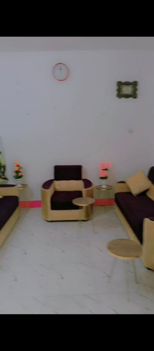 بيت زراعي للبيع مساحة٢٤٠متر. منطقة الشيخ نعمه حي العلماء يبعد  عن الشارع ١٥٠متر. ماء وكهرباء. 
البناء صالة وغرفة وصحيات ومطبخ. متبقي مساحة ١٠٠متر حوش تكدر تبني بيه الي يعجبك. البناء بلوك قديم.. سحب موجود وماء البوري بالباب. وللعلم الكههرباء راح تنزل منضومه جديده. ان شاء الله. السعر٢٦
.***********.واتساب واتصال وبخدمت الشراي. تفاصيل البيت وتصوير خاص
