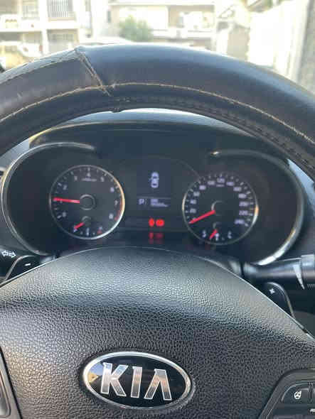 السلام عليكم سيراتو مديل ٢٠١٥ خليجي فوووول ماعدا البصمه السياره مكفوله من الضربه والصبغ السياره فتحه مري شفط تحكمات شفتات السياره نظام ايكو سبورت نورمال مكينه ١٦٠٠ دوش كير At خير من الله تحويل ماسوي وكاله 
صدر جديد 
دوشمه جديده 
تايرات ويل جديدات 
غرفه احتراق جديده 

العنوان بغداد حي الجهاد 
السعر ١٢٨ وبيه مجال قليل 
***********
