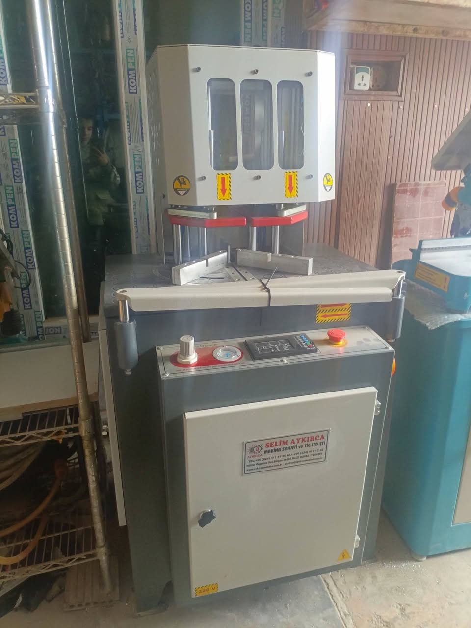 يتو فر معمل المنيوم وPVC للبيع
***********
