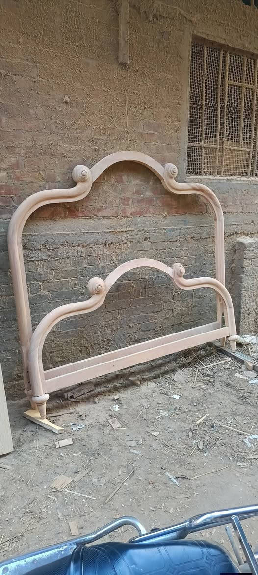 نرحب بكم في معرض ومعمل الصادق للأثاث العراقي،   نحن متخصصون في صناعة الأثاث العراقي الأصيل، باستخدام أجود أنواع الخشب والتصاميم الحديثة. هدفنا هو تقديم منتجات فريدة من نوعها تلبي احتياجاتكم وتجاوز توقعاتكم.

- توفير قطع أثاث مخصصة حسب الطلب

مميزاتنا:
- *جودة عالية في الصناعة
- *تصاميم حديثة وعصرية

- للاستفسار الاتصال على الارقام ***********
***********
-( عنوان المعرض الحله قرب شارع 80)

نتمنى لكم زيارة ممتعة في معرضنا وننتظر تواصلكم معنا."
